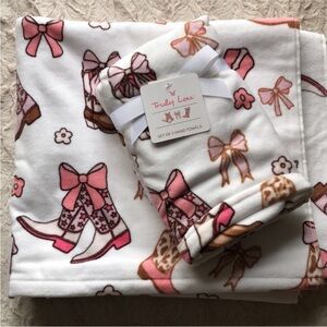 Truly Lou Western Cowgirl BOOTS & BOWS Bath and Hand Towels